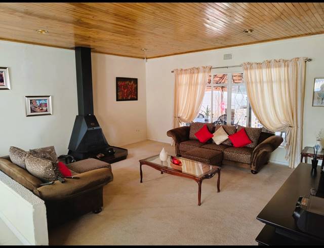 3 BEDROOM HOUSE FOR SALE IN ARCON PARK